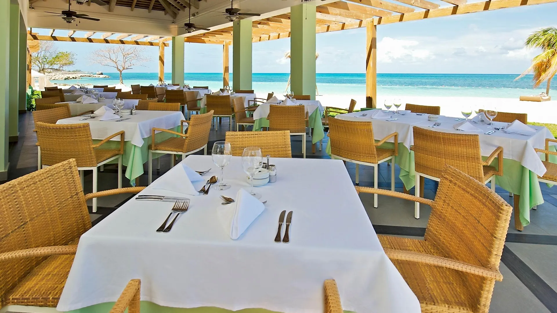***** Rezort Joia Rose Hall By Iberostar (Adults Only) Montego Bay Jamajka